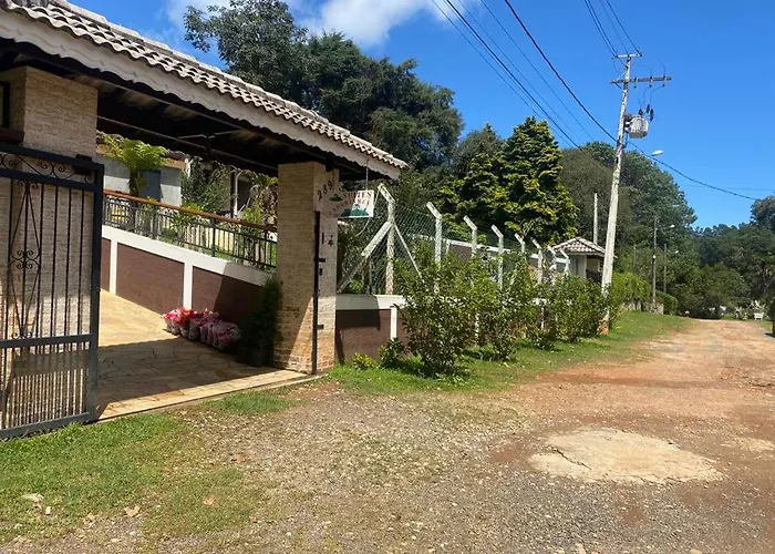 Suítes Andorinhas Monte Verde 