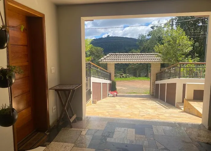 Suítes Andorinhas Monte Verde 